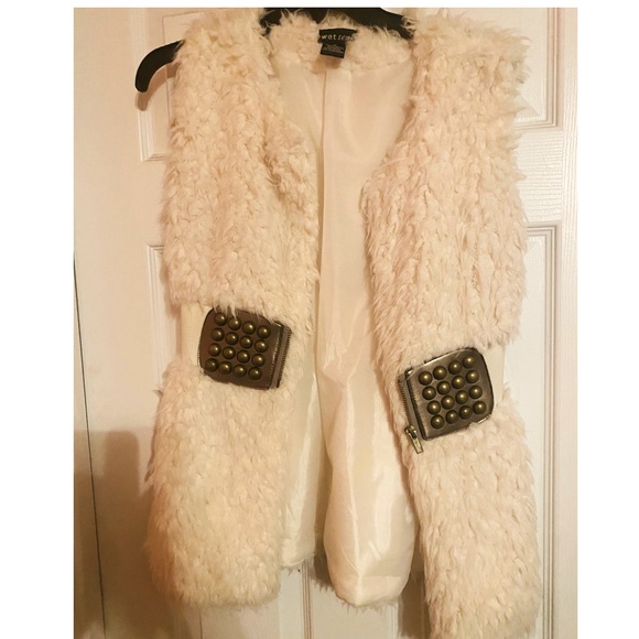 Fur vest - Picture 1 of 1